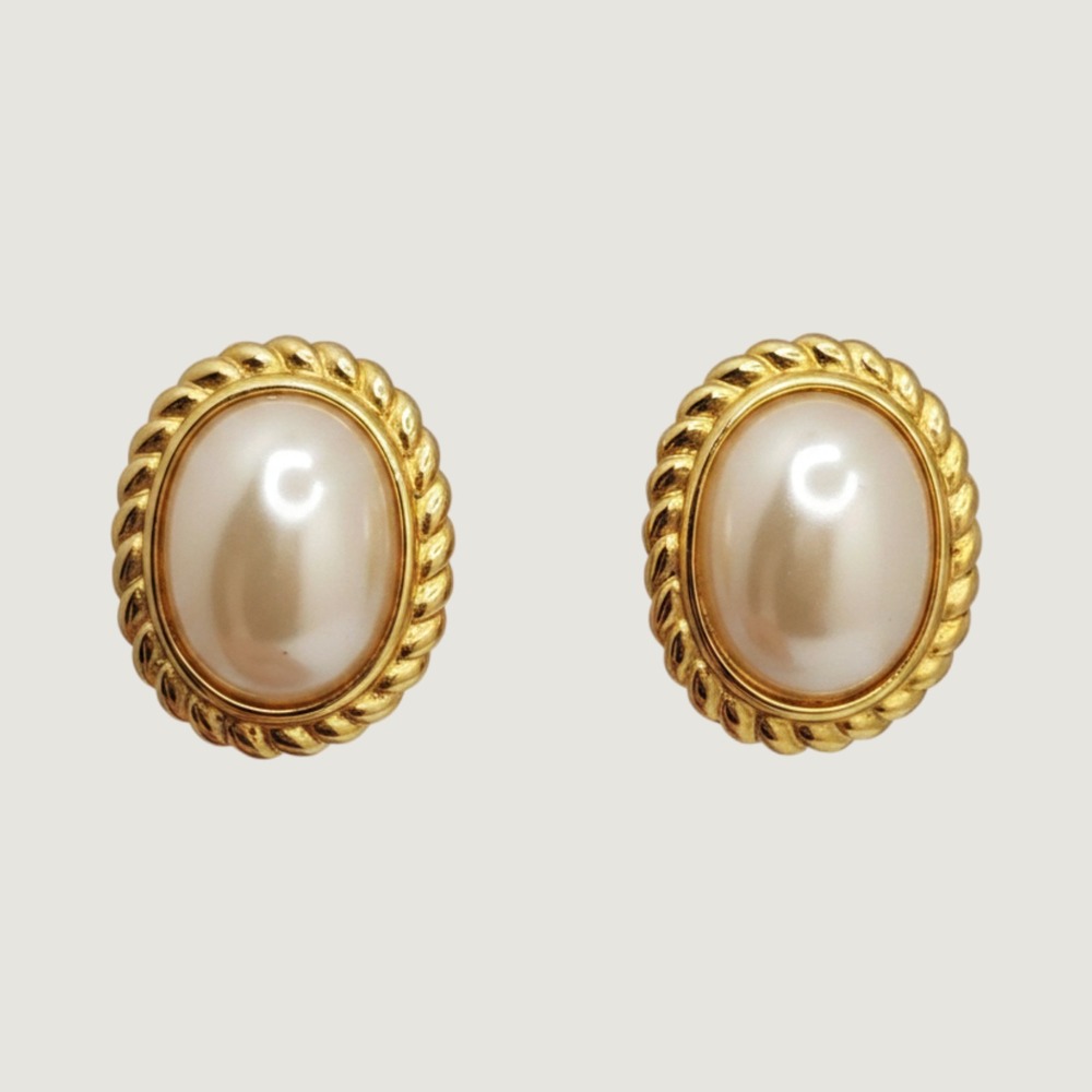 Vintage Joan Rivers Faux Pearl Oval Rope Border Clip On‎ Earrings Quiet Luxury